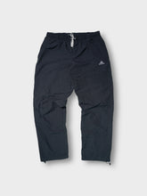 Load image into Gallery viewer, Vintage Adidas Trackpants | M