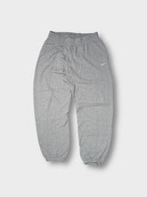 Load image into Gallery viewer, Nike Sweatpants | L