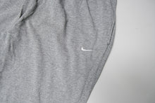 Load image into Gallery viewer, Nike Sweatpants | L