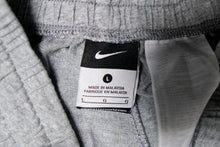 Load image into Gallery viewer, Nike Sweatpants | L