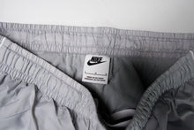 Load image into Gallery viewer, Nike Trackpants | L