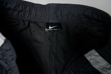Load image into Gallery viewer, Vintage Nike Trackpants | XS