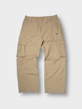 Load image into Gallery viewer, Vintage Nike Pants | 33 / M