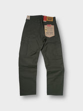 Load image into Gallery viewer, Levi&#39;s Cargo Pants | 30/32