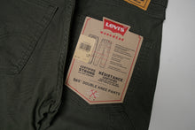 Load image into Gallery viewer, Levi&#39;s Cargo Pants | 30/32