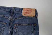 Load image into Gallery viewer, Vintage Levi's Pants | 31/32