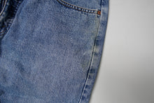 Load image into Gallery viewer, Vintage Levi's Pants | 33/32