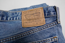 Load image into Gallery viewer, Vintage Levi's Pants | 33/32