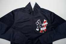 Load image into Gallery viewer, Champion Yankees Trackjacket | S