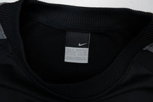 Load image into Gallery viewer, Vintage Nike Sweater | L