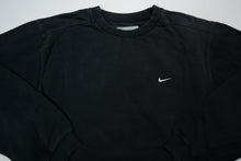 Load image into Gallery viewer, Vintage Nike Sweater | M