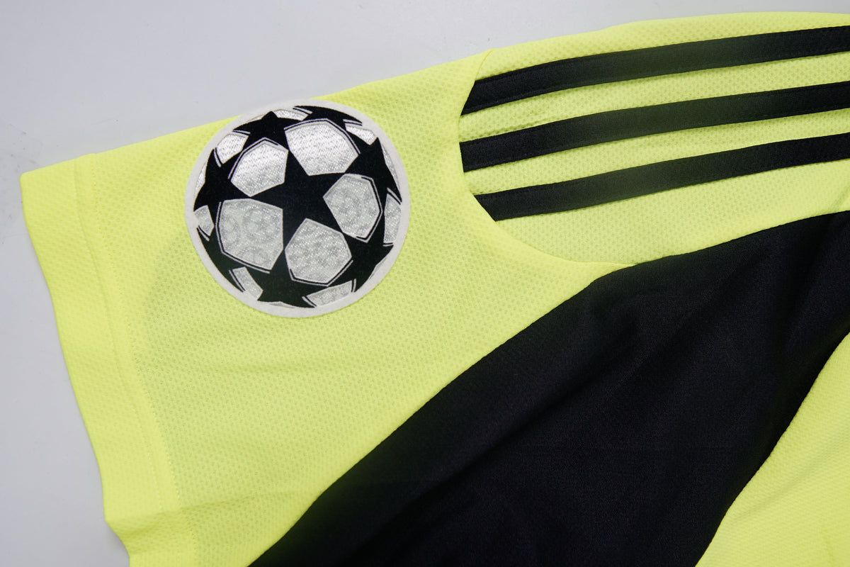Vintage Adidas VFL Wolfsburg 09-10 Third Jersey  | XL