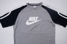 Load image into Gallery viewer, Vintage Nike T-Shirt | M