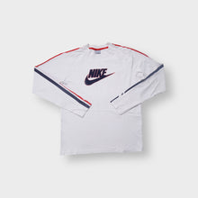 Lade das Bild in den Galerie-Viewer, Nike long-sleeve T-Shirt in white with chest logo print and red and navy sleeve stripes