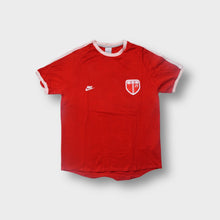 Load image into Gallery viewer, Nike short-sleeve T-Shirt in red and pink with 71 chest emblem and back graphic