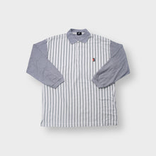 Lade das Bild in den Galerie-Viewer, Nike polo shirt in white and grey with pinstripes and embroidered Challenge Court chest logo