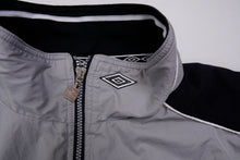 Lade das Bild in den Galerie-Viewer, Vintage Umbro Jacke | XL