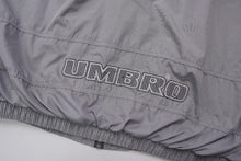 Lade das Bild in den Galerie-Viewer, Vintage Umbro Jacke | XL