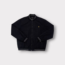 Lade das Bild in den Galerie-Viewer, Lyle &amp; Scott jacket in black featuring an embroidered golden eagle logo on the chest