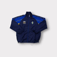 Load image into Gallery viewer, Umbro jacket in navy blue with Swedish SvFF crest and logo tape along the sleeves
